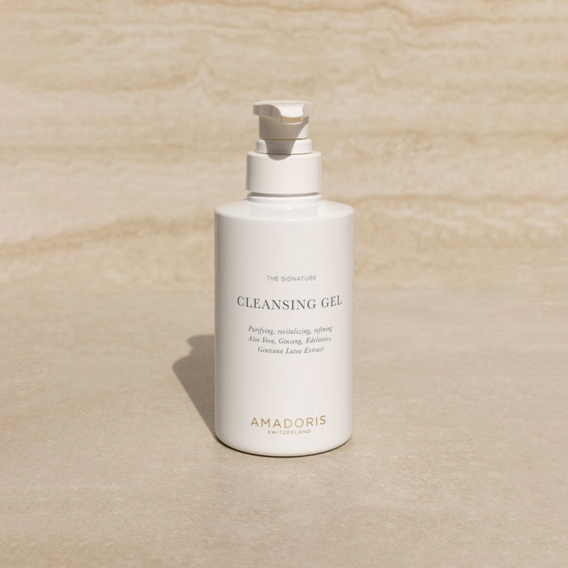 THE SIGNATURE CLEANSING GEL